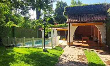 CASA ADROGUE 7 AMBIENTES DE CATEGORIA