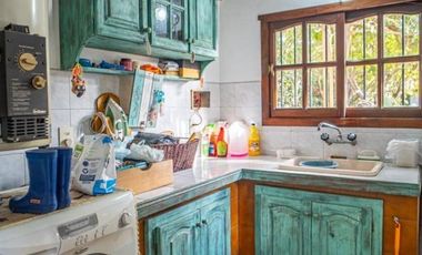 CASA ADROGUE 7 AMBIENTES DE CATEGORIA