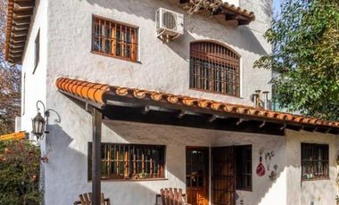 CASA ADROGUE 7 AMBIENTES DE CATEGORIA