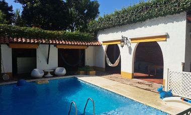 CASA ADROGUE 7 AMBIENTES DE CATEGORIA