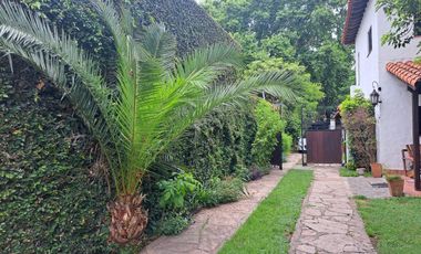 CASA ADROGUE 7 AMBIENTES DE CATEGORIA