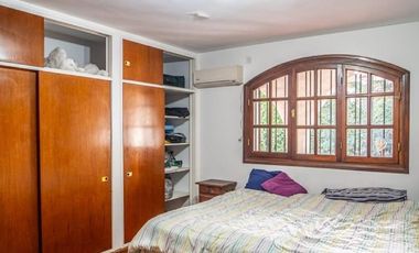 CASA ADROGUE 7 AMBIENTES DE CATEGORIA