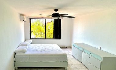 CASA VILLA CANCUN 4 recamaras Frente a Laguna - ZONA HOTELERA