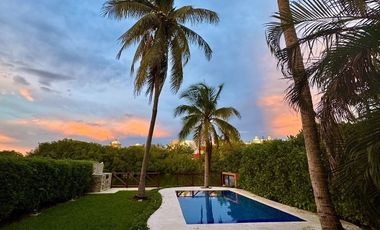 CASA VILLA CANCUN 4 recamaras Frente a Laguna - ZONA HOTELERA