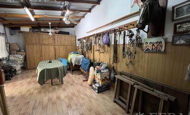 Venta casa 4 ambientes con cochera y piscina en Wilde