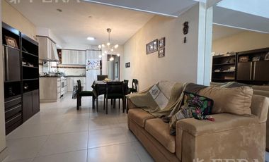 Venta casa 4 ambientes con cochera y piscina en Wilde