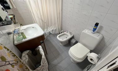 Venta casa 4 ambientes con cochera y piscina en Wilde