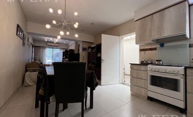 Venta casa 4 ambientes con cochera y piscina en Wilde