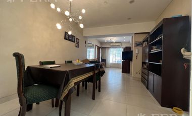 Venta casa 4 ambientes con cochera y piscina en Wilde