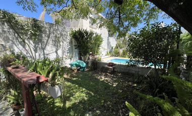 Venta casa 4 ambientes con cochera y piscina en Wilde