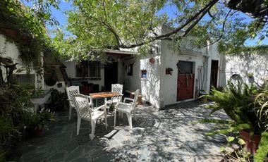 Venta casa 4 ambientes con cochera y piscina en Wilde