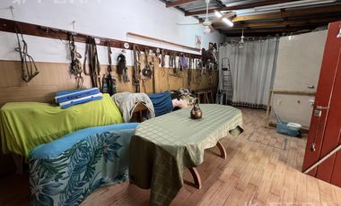 Venta casa 4 ambientes con cochera y piscina en Wilde