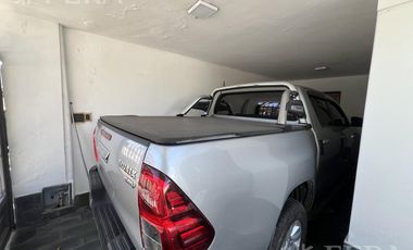 Venta casa 4 ambientes con cochera y piscina en Wilde