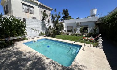 Venta casa 4 ambientes con cochera y piscina en Wilde