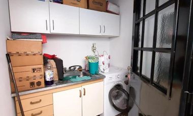 VENTA CASA DE 5 AMBIENTES CON GALPÓN EN BLANCO ESCALADA