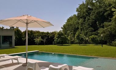 CASA 6 AMBIENTES EN VENTA, BARRIO EL CARDAL I, LOS CARDALES