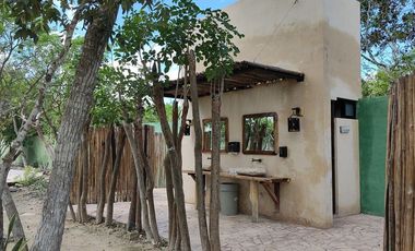 Casa en venta tipo Tiny House contenedor en Aldea Balha Telchac Puerto, Yucatán.