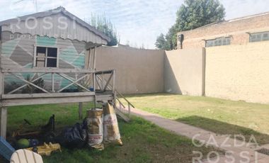 VENTA - casa con jardín en Monte Grande