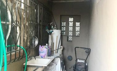 VENTA - casa con jardín en Monte Grande