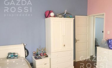 VENTA - casa con jardín en Monte Grande