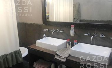 VENTA - casa con jardín en Monte Grande