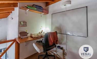 Departamento Venta 2amb luminosos balcón al frente, escritorio baulera, segundo piso x escalera