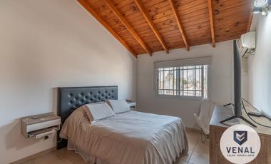 Departamento Venta 2amb luminosos balcón al frente, escritorio baulera, segundo piso x escalera