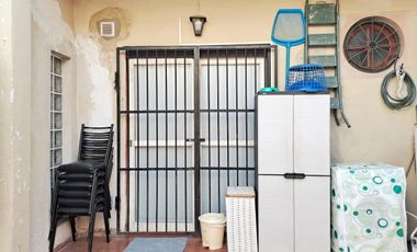 VENTA CASA 5 AMB GARAGE PISCINA JARDIN LANUS OESTE