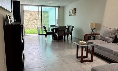 Se Renta Casa Seminueva en Lomas Punta Del Este