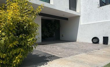 Se Renta Casa Seminueva en Lomas Punta Del Este