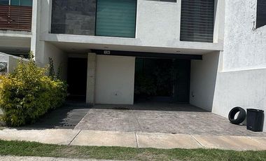 Se Renta Casa Seminueva en Lomas Punta Del Este