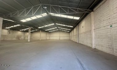 Bodega Comercial de 1400 m2 en Xalostoc Ecatepec en Renta