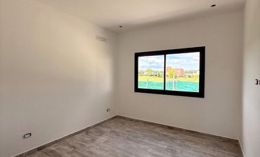 CASA 4 AMBIENTES EN VENTA, BARRIO MONET,  LOS CARDALES