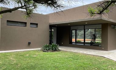 CASA 4 AMBIENTES EN VENTA, BARRIO MONET,  LOS CARDALES