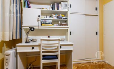 Departamento en  venta de 3 ambientes mas dependencia con cochera en French y Aguero