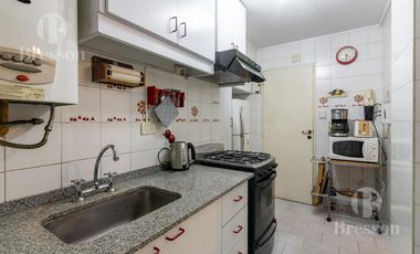 Departamento en  venta de 3 ambientes mas dependencia con cochera en French y Aguero