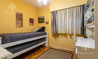 Departamento en  venta de 3 ambientes mas dependencia con cochera en French y Aguero