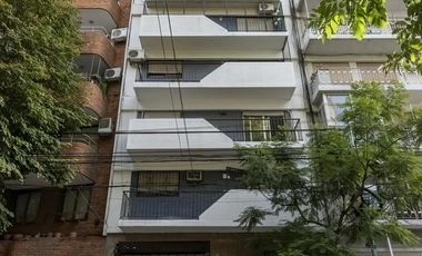 Departamento en  venta de 3 ambientes mas dependencia con cochera en French y Aguero