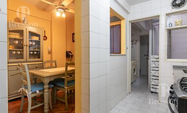 Departamento en  venta de 3 ambientes mas dependencia con cochera en French y Aguero