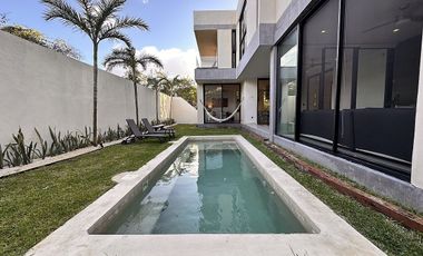 En renta casa con paneles solares en la privada Kutz, en el Yucatán Country Club