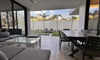 En renta casa con paneles solares en la privada Kutz, en el Yucatán Country Club