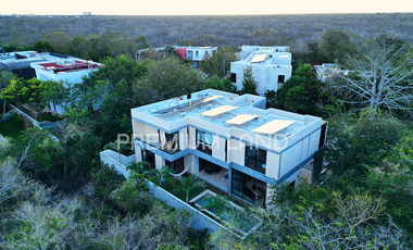 En renta casa con paneles solares en la privada Kutz, en el Yucatán Country Club