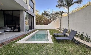 En renta casa con paneles solares en la privada Kutz, en el Yucatán Country Club