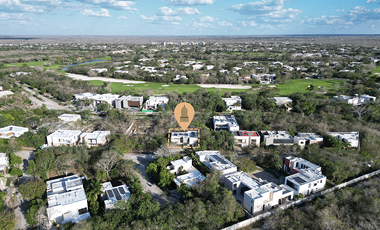 En renta casa con paneles solares en la privada Kutz, en el Yucatán Country Club