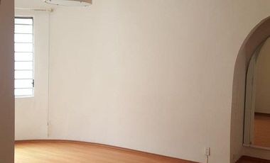 CASA EN VENTA EN LAS LOMAS DE CHAPULTEPEC.