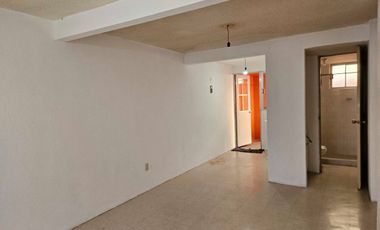 VENDO CASA DÚPLEX PLANTA BAJA EN REAL DEL BOSQUE, TULTITLÁN. EDO MEX.