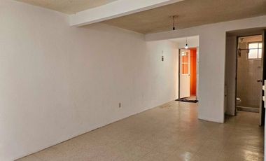 VENDO CASA DÚPLEX PLANTA BAJA EN REAL DEL BOSQUE, TULTITLÁN. EDO MEX.