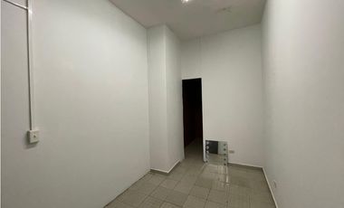 SE ALQUILA LOCAL EN PEDREGAL PH GOLDEN PARK DE 80M CON AIRE A.