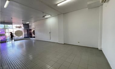 SE ALQUILA LOCAL EN PEDREGAL PH GOLDEN PARK DE 80M CON AIRE A.