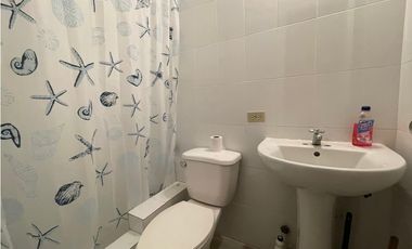 SE ALQUILA LOCAL EN PEDREGAL PH GOLDEN PARK DE 80M CON AIRE A.